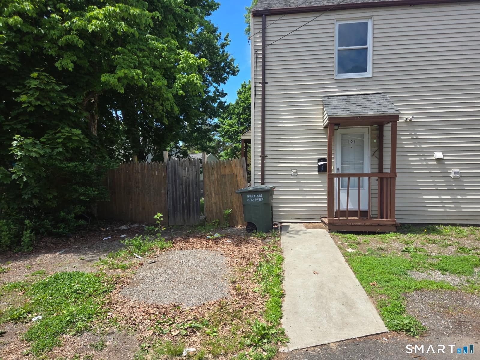 191 Dupont Place Bridgeport CT 06610
