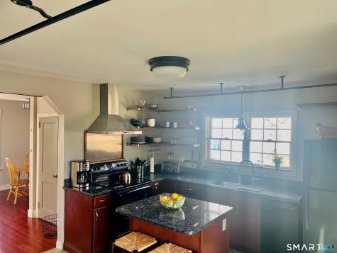 10 Cottage Street Windsor CT 06095