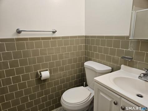 1401 Farmington Avenue Farmington CT 06032