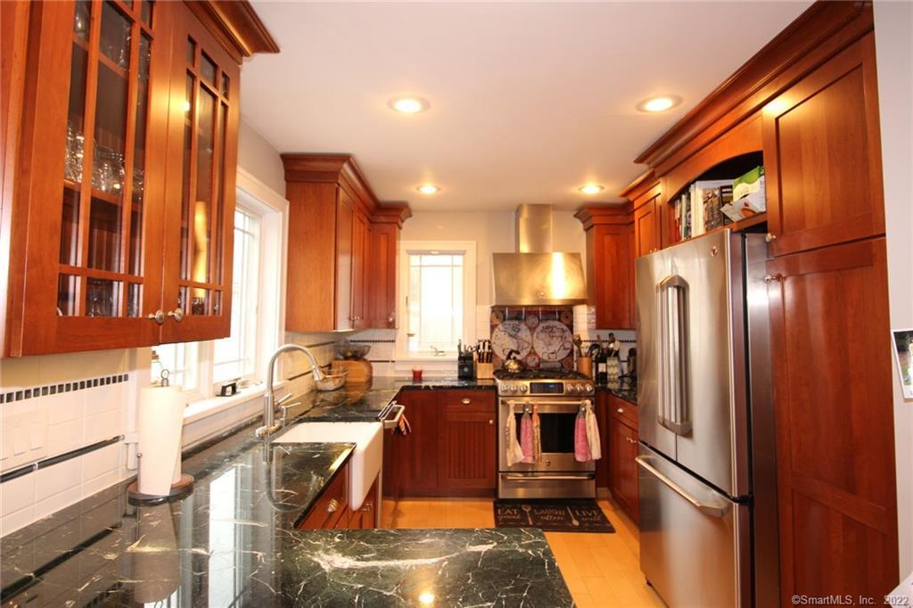 1095 Brooklawn Avenue Fairfield CT 06825