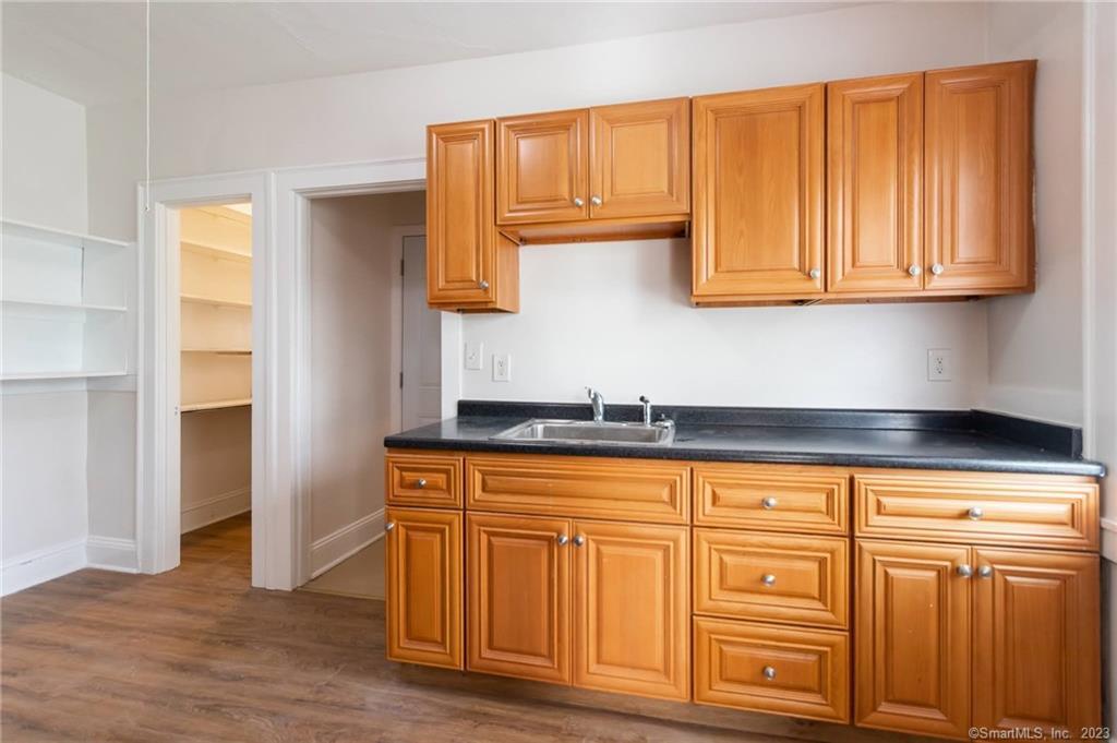 112 Thomas Street West Hartford CT 06119