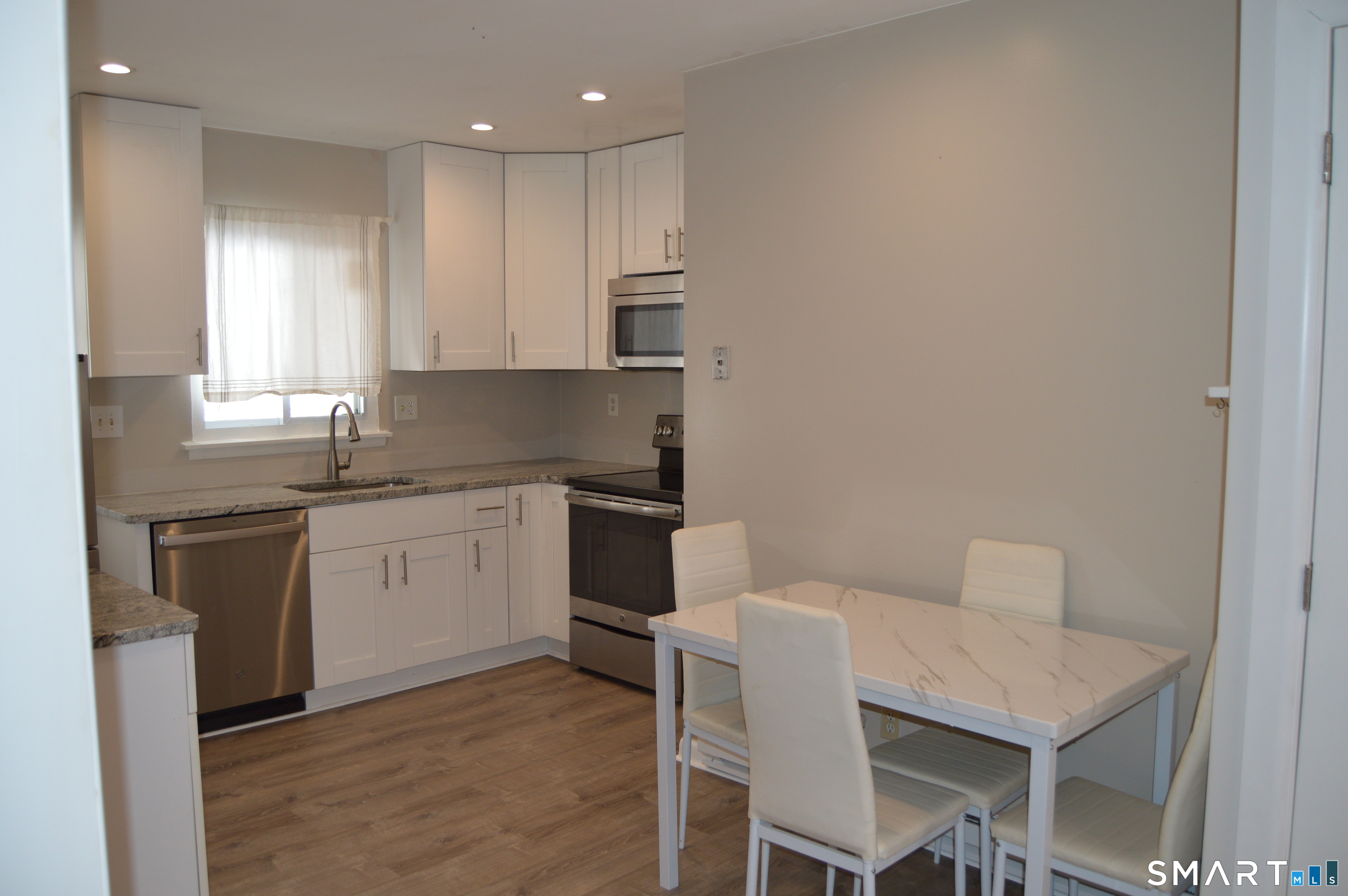 1660 Farmington Avenue Farmington CT 06085