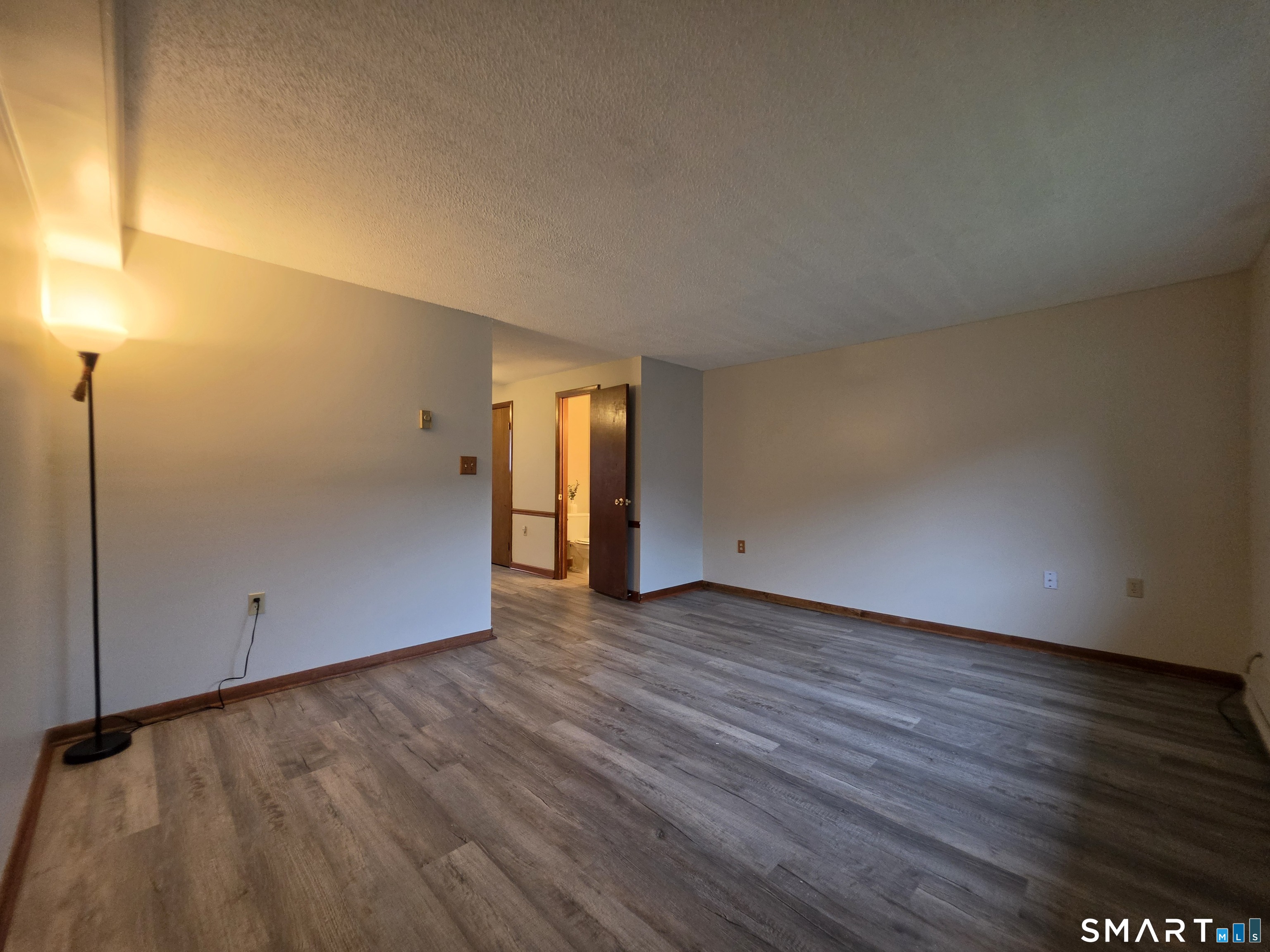1568 Meriden Road Waterbury CT 06705