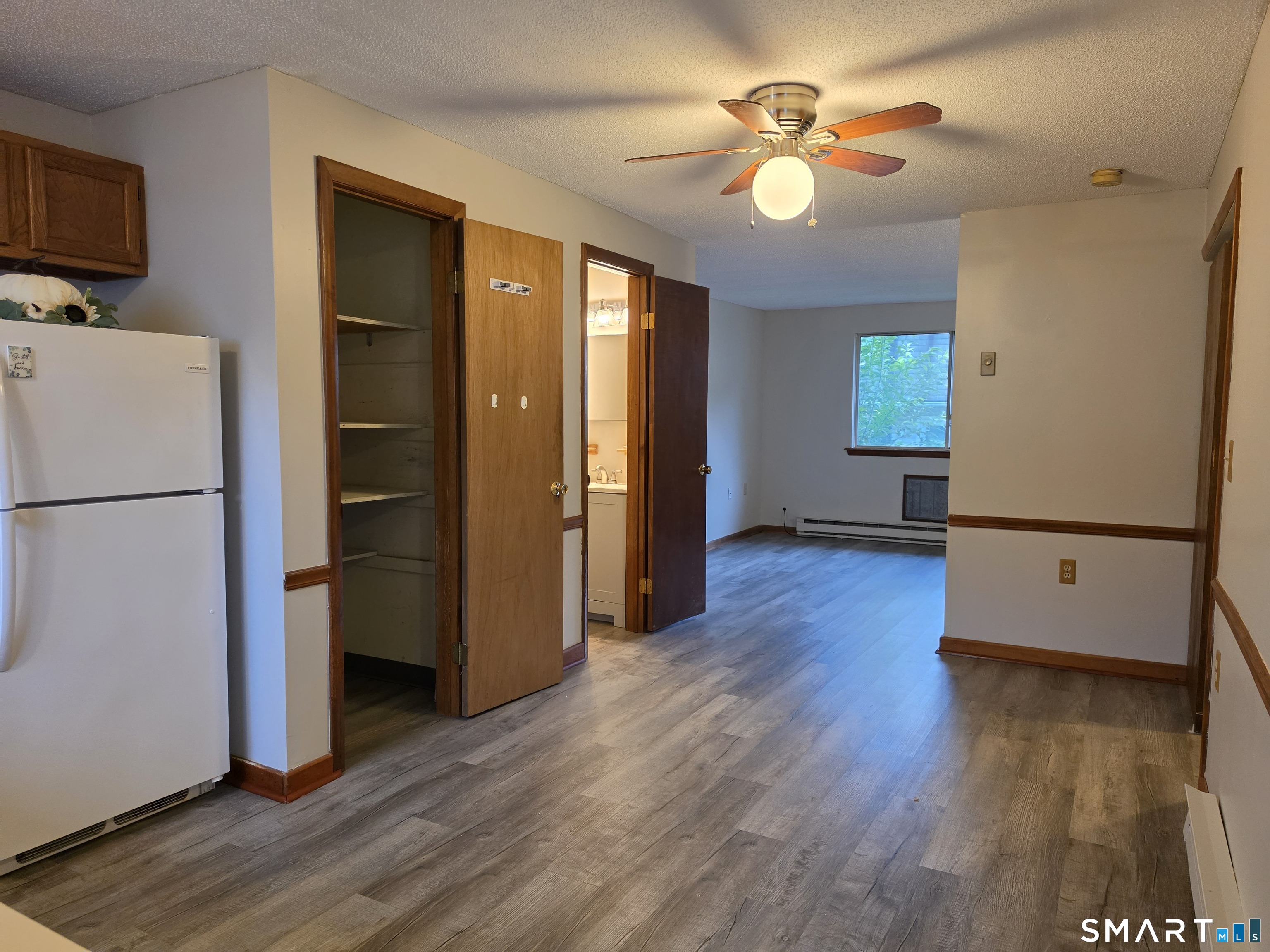 1568 Meriden Road Waterbury CT 06705