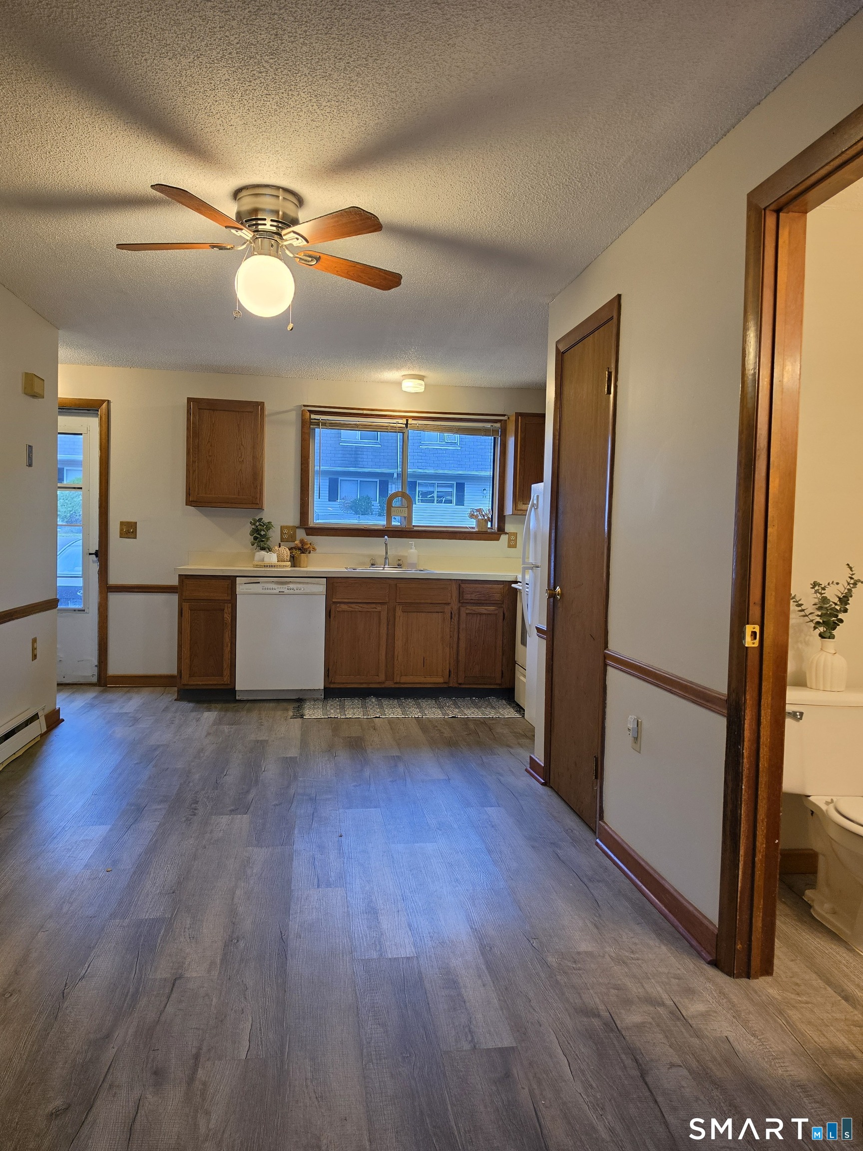 1568 Meriden Road Waterbury CT 06705