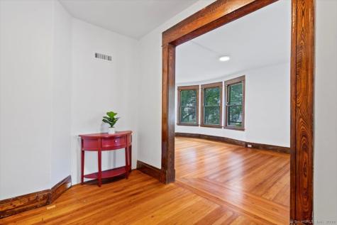 212 Maple Street New Haven CT 06511