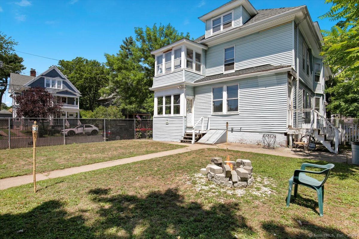 212 Maple Street New Haven CT 06511