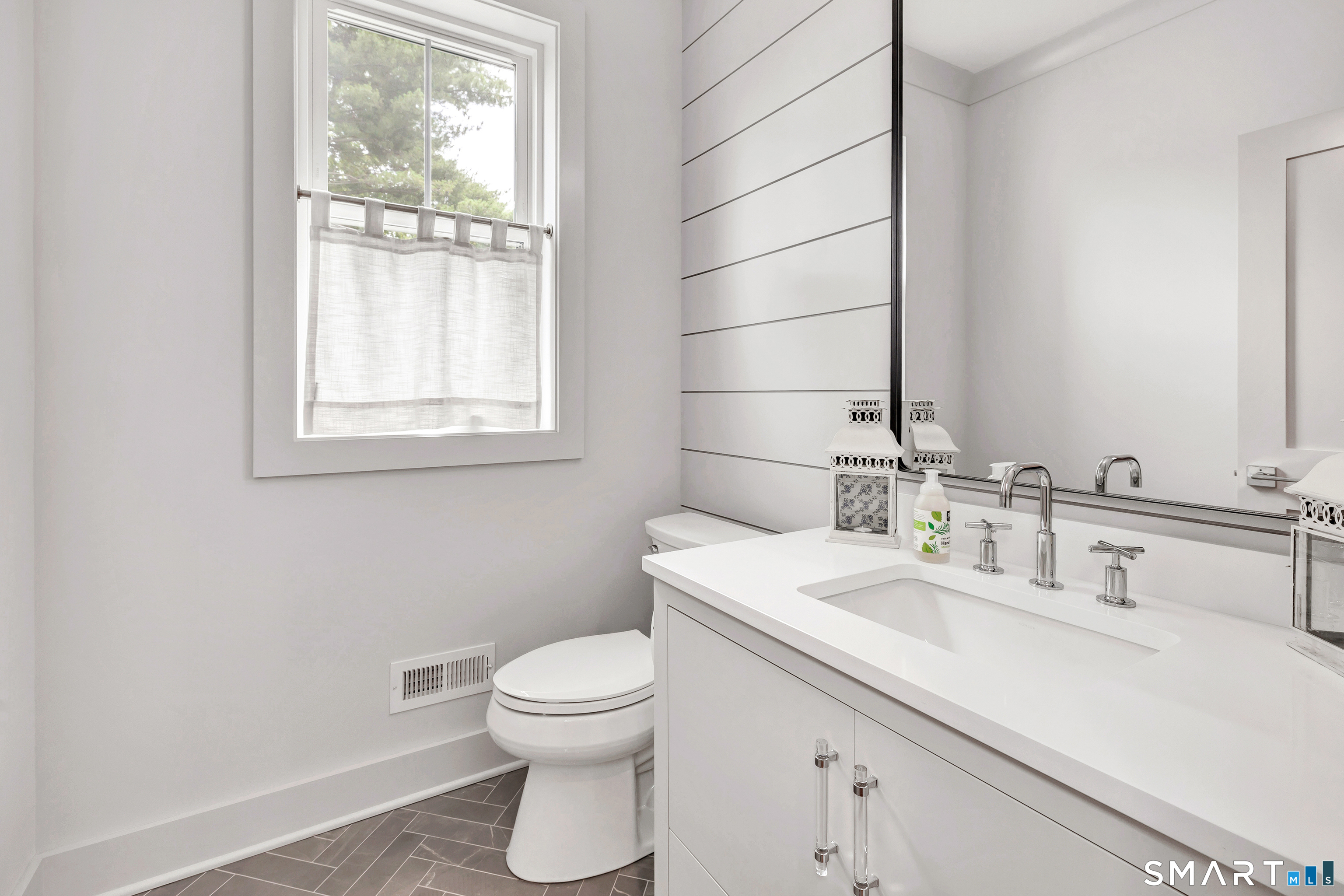888 Oldfield Road Fairfield CT 06824