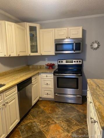 334 Summit Street Manchester CT 06040