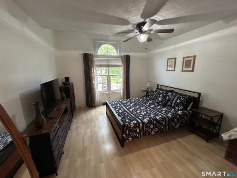75 Redwood Drive East Haven CT 06513