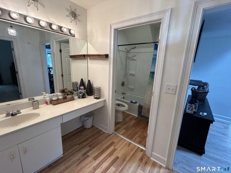 75 Redwood Drive East Haven CT 06513