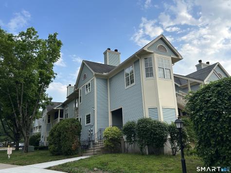 75 Redwood Drive East Haven CT 06513
