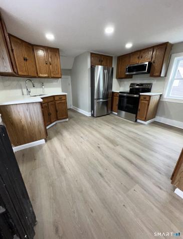 34 Bulkeley Plain New London CT 06360