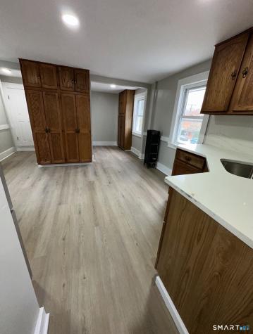 34 Bulkeley Plain New London CT 06360