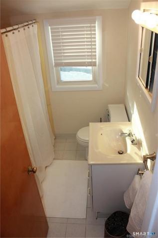 5 Meriden Road Old Lyme CT 06371