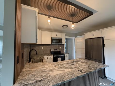 171 Norwood Avenue New London CT 06320