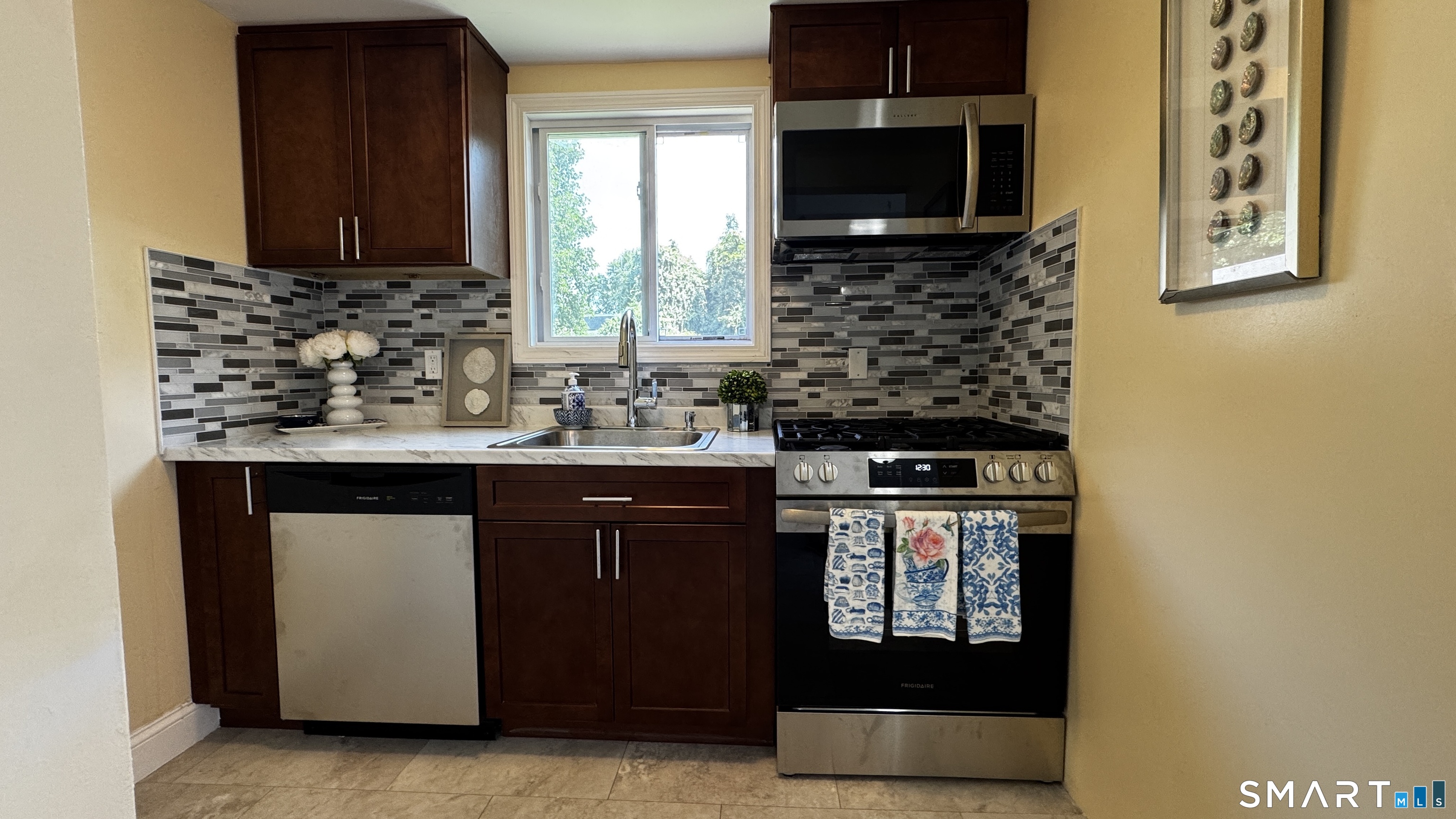 406 Oakwood Avenue West Hartford CT 06110