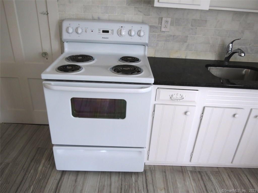 13 Wilcox Street Wethersfield CT 06109