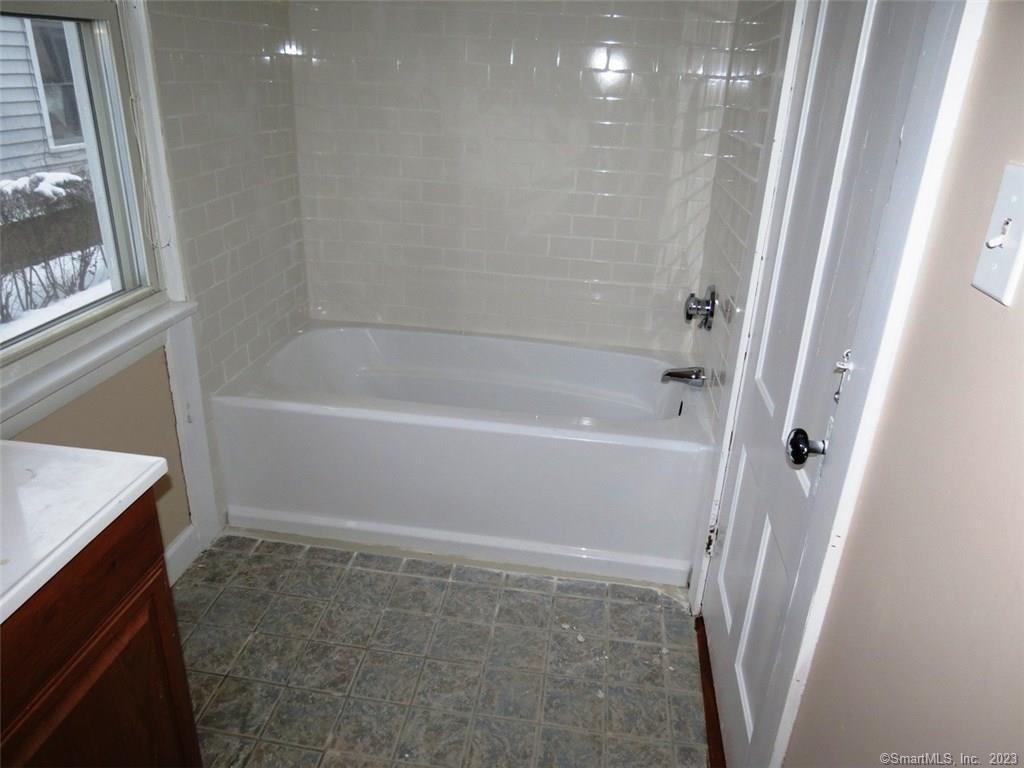 13 Wilcox Street Wethersfield CT 06109