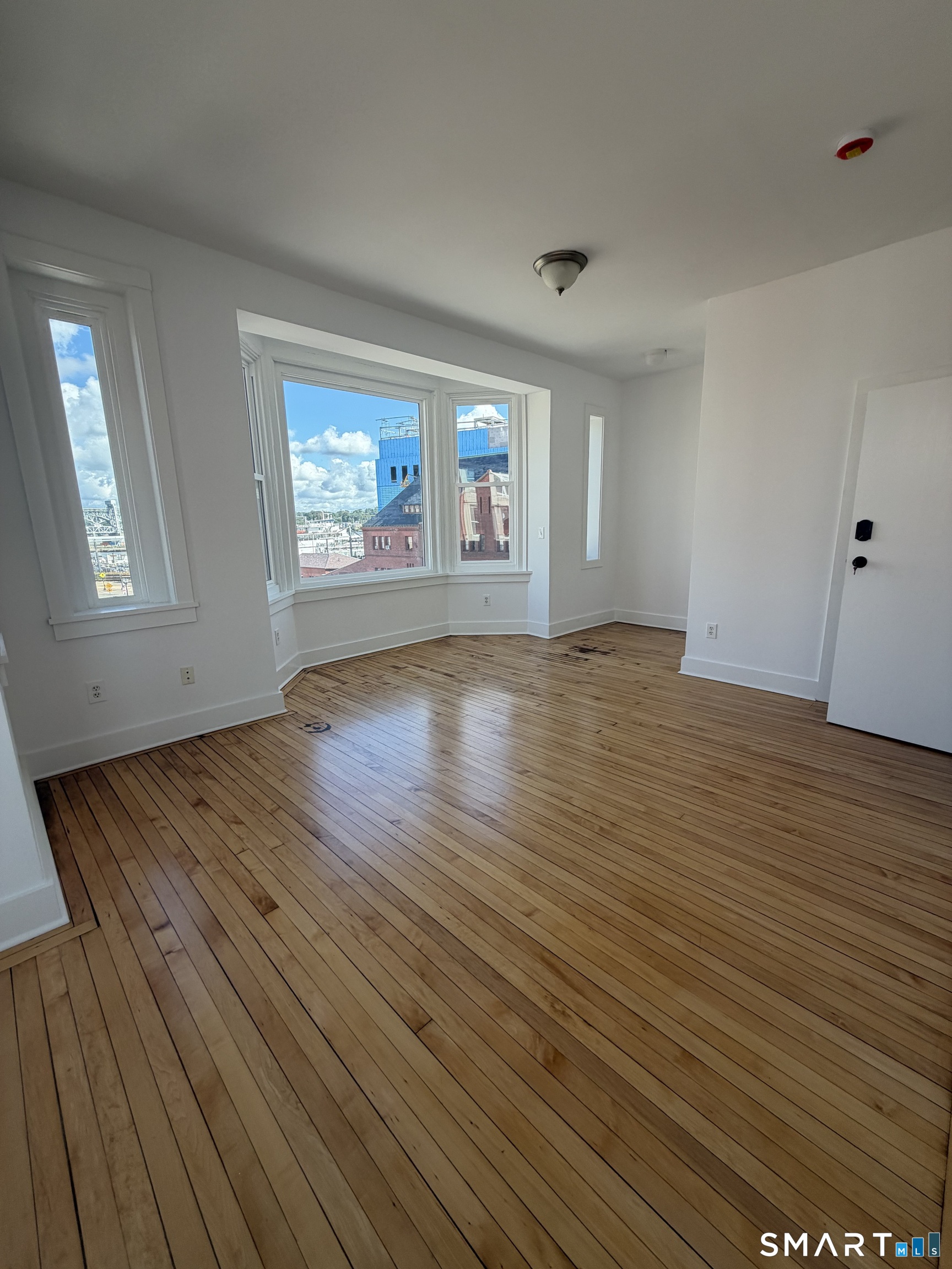 2 Bank Street New London CT 06320