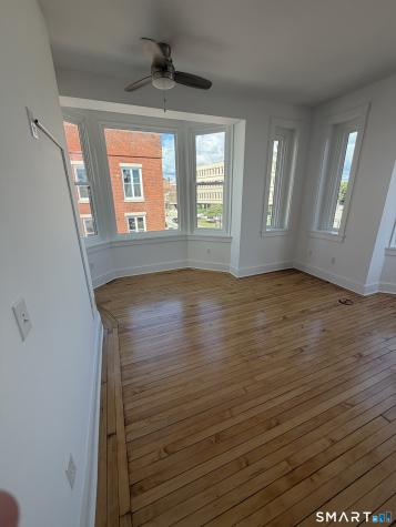 2 Bank Street New London CT 06320