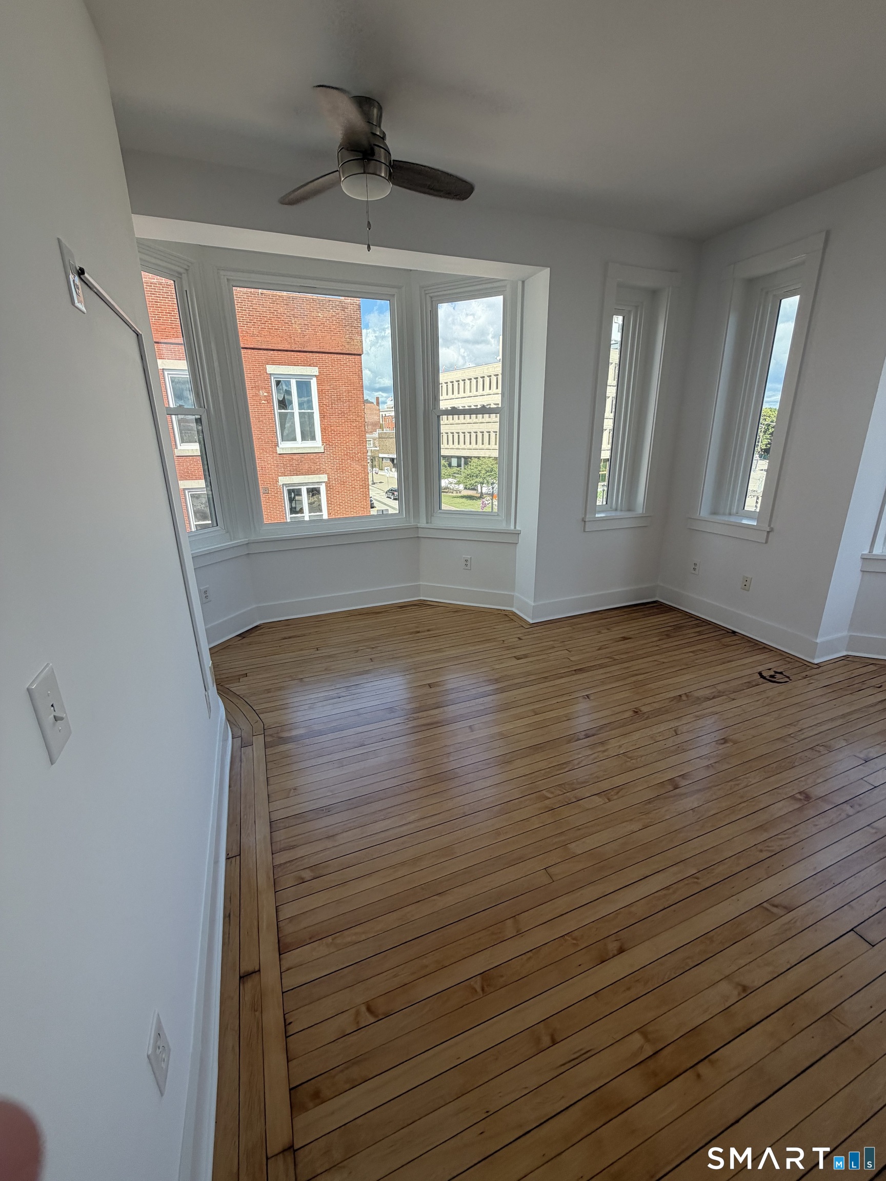 2 Bank Street New London CT 06320