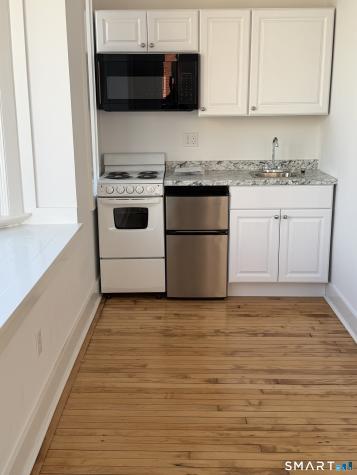 2 Bank Street New London CT 06320