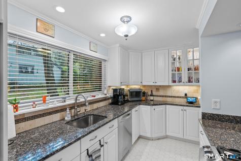 7 Pond Circle Avon CT 06001
