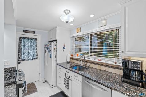 7 Pond Circle Avon CT 06001