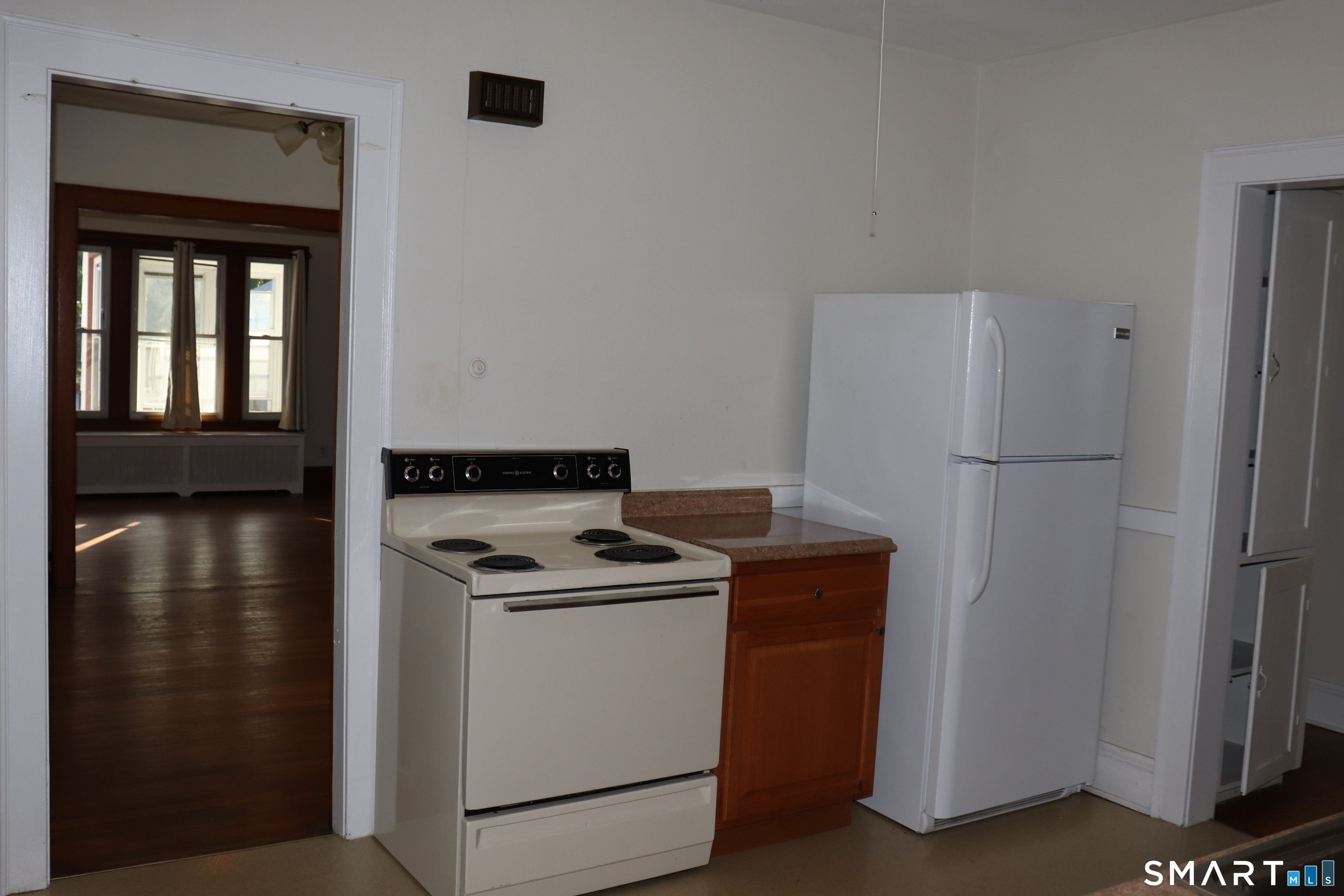 60 Nesbit Avenue West Hartford CT 06119