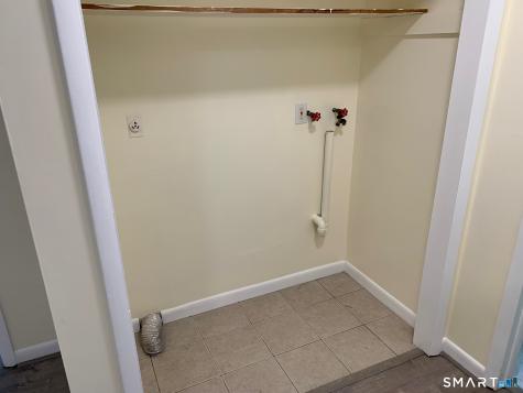 12 Irving Place Danbury CT 06810