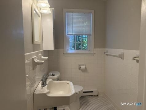 453 Robin Court Cheshire CT 06410