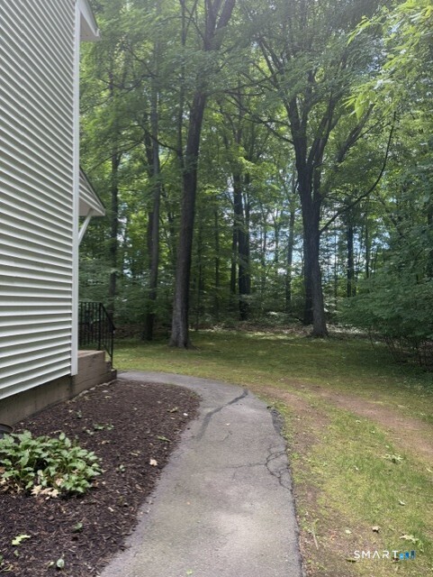 453 Robin Court Cheshire CT 06410