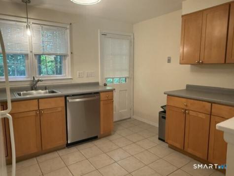 453 Robin Court Cheshire CT 06410