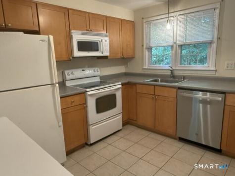 453 Robin Court Cheshire CT 06410