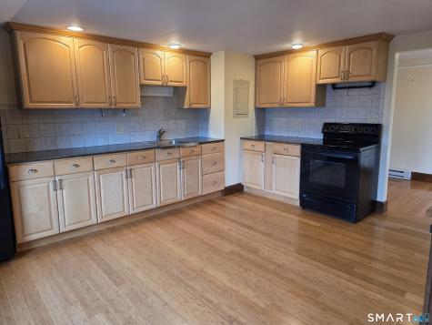 16 Tilley Street New London CT 06320