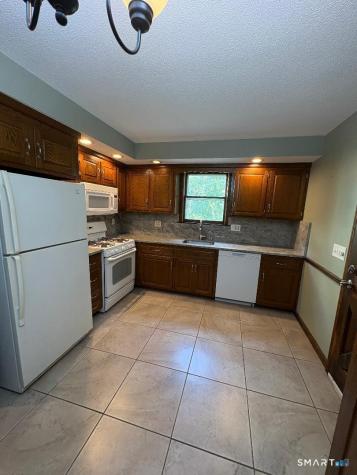 40 Wooding Street Bristol CT 06010
