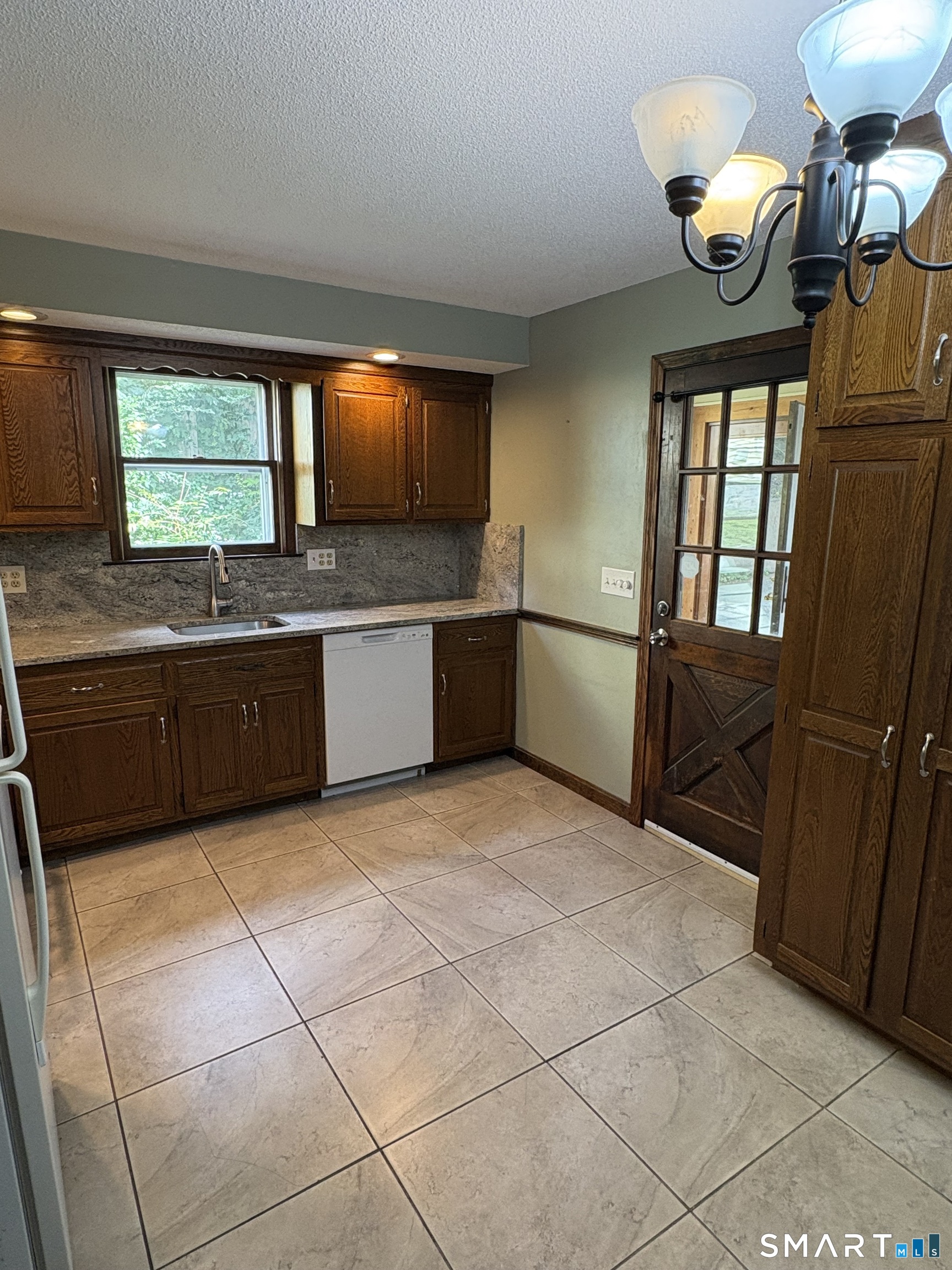40 Wooding Street Bristol CT 06010
