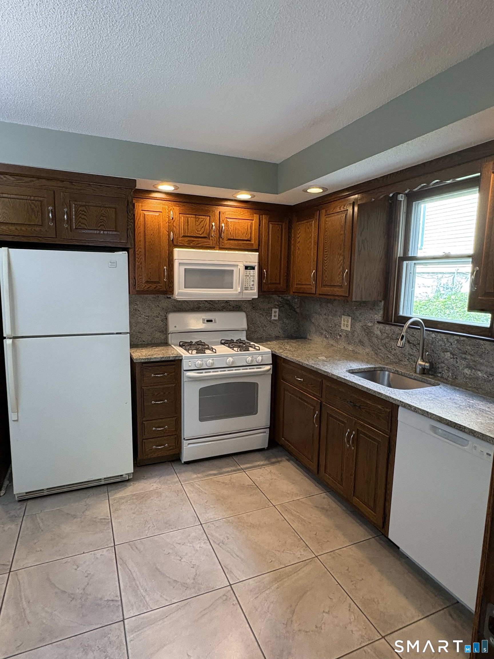 40 Wooding Street Bristol CT 06010