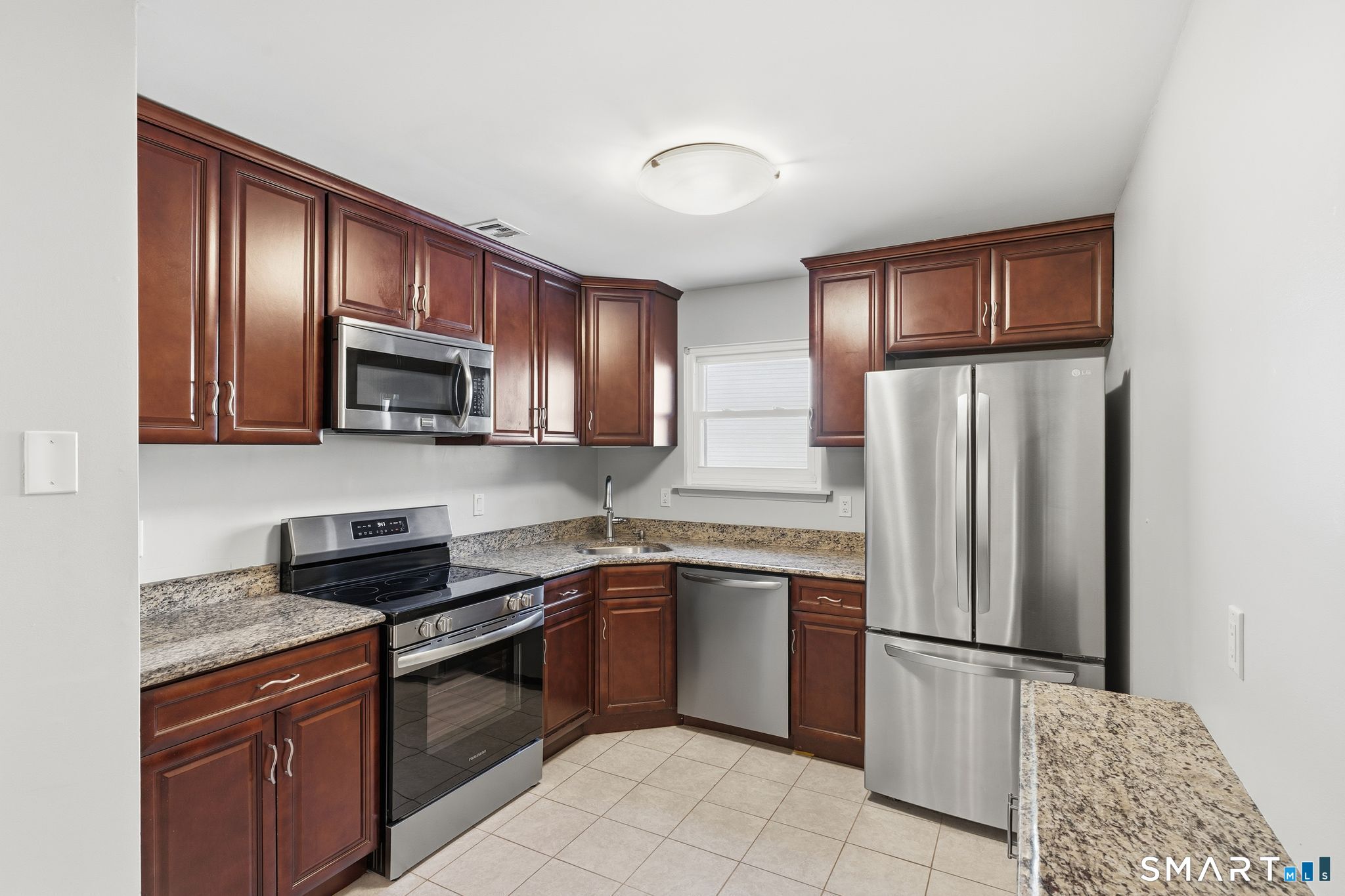 808 Twin Circle Drive South Windsor CT 06074