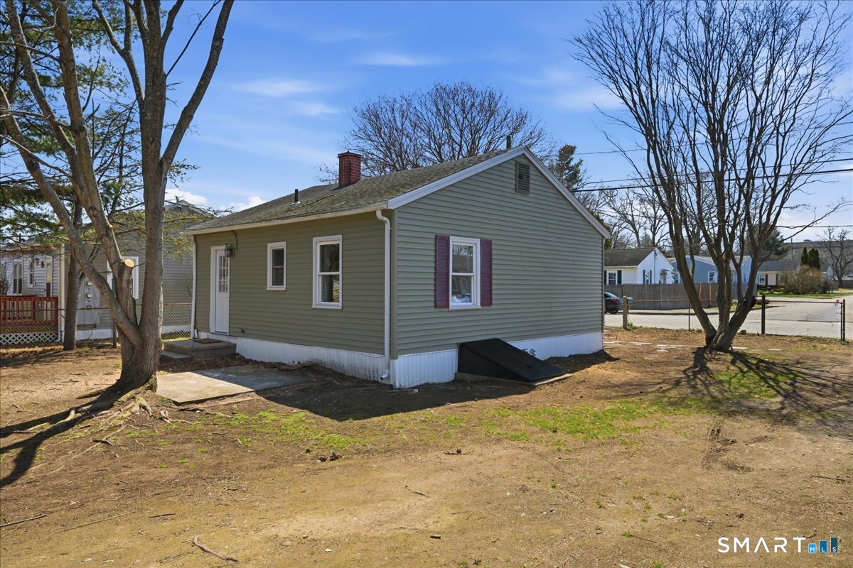 106 Midway Oval Groton CT 06340