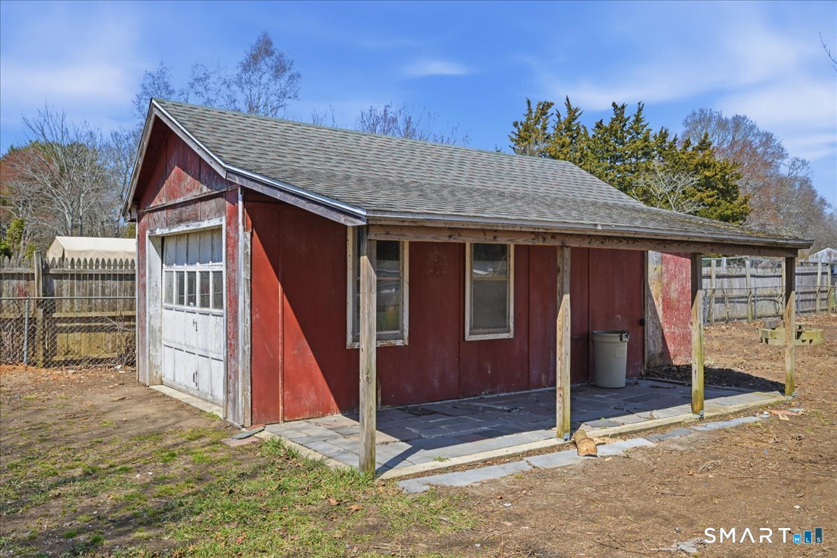 106 Midway Oval Groton CT 06340