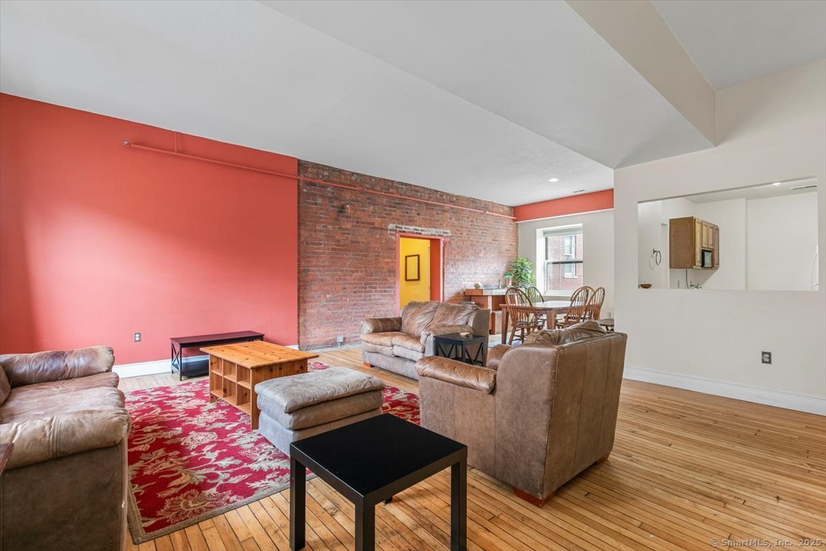 196 Crown Street New Haven CT 06511