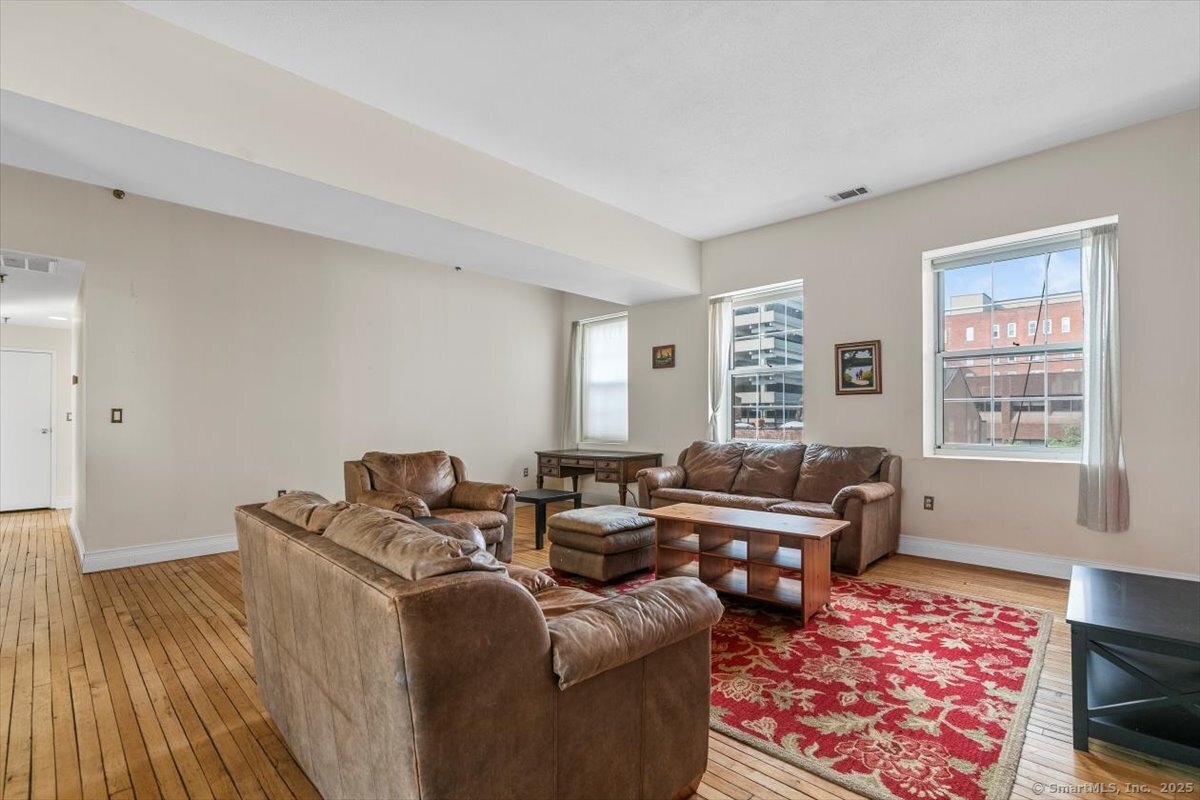 196 Crown Street New Haven CT 06511
