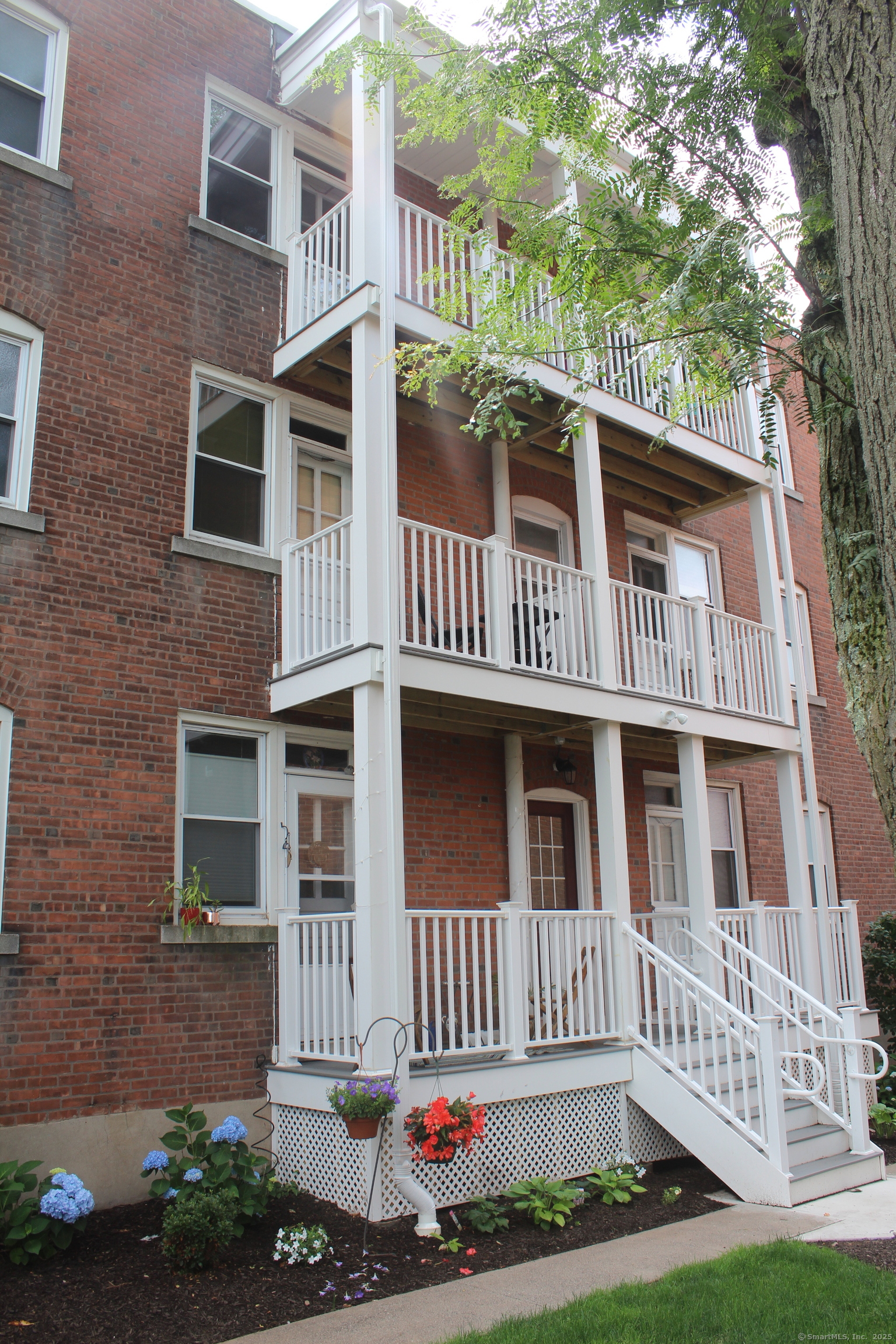 888 Farmington Avenue West Hartford CT 06119