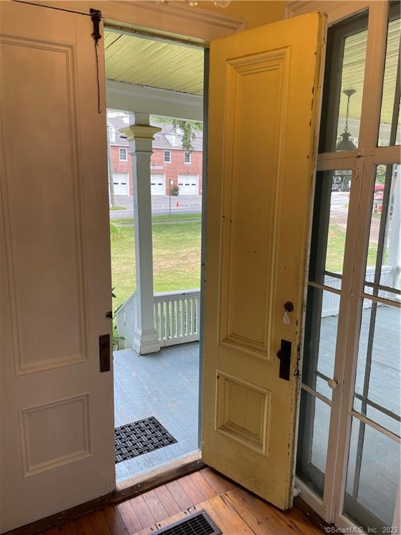 33 West Main Street Sharon CT 06069
