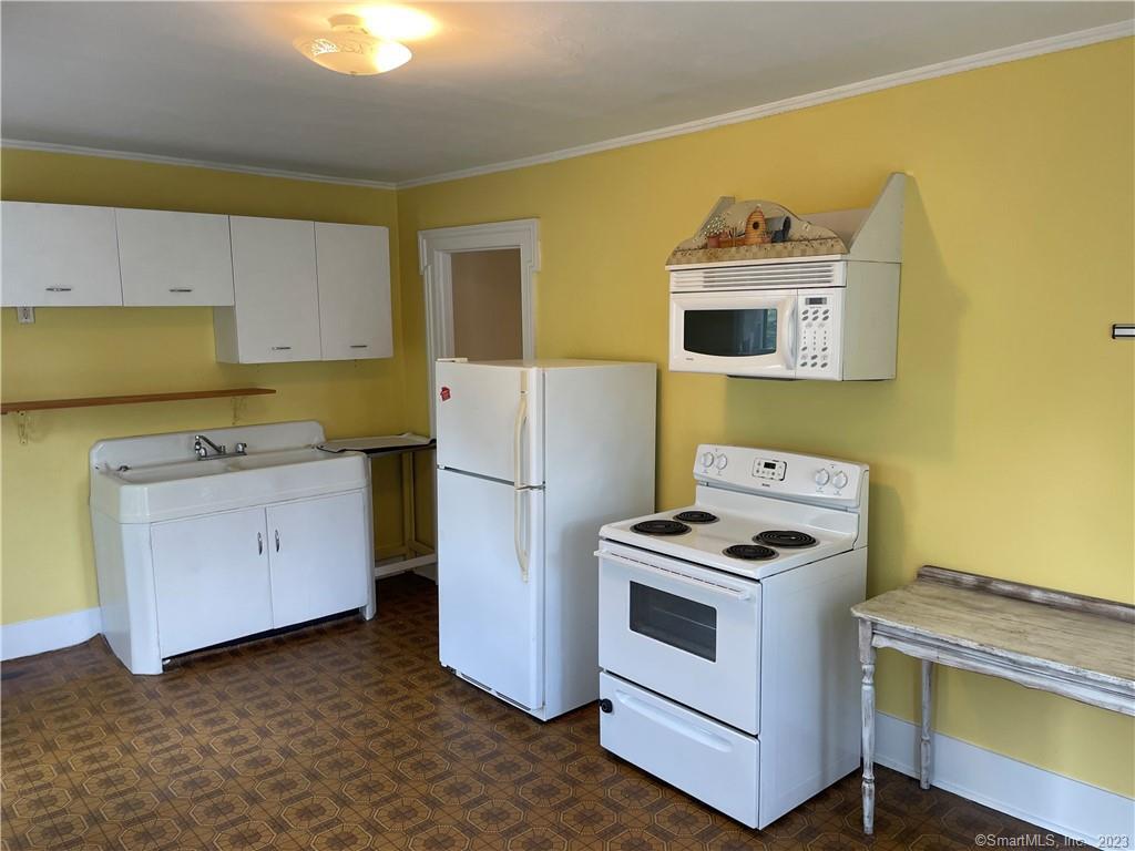 33 West Main Street Sharon CT 06069