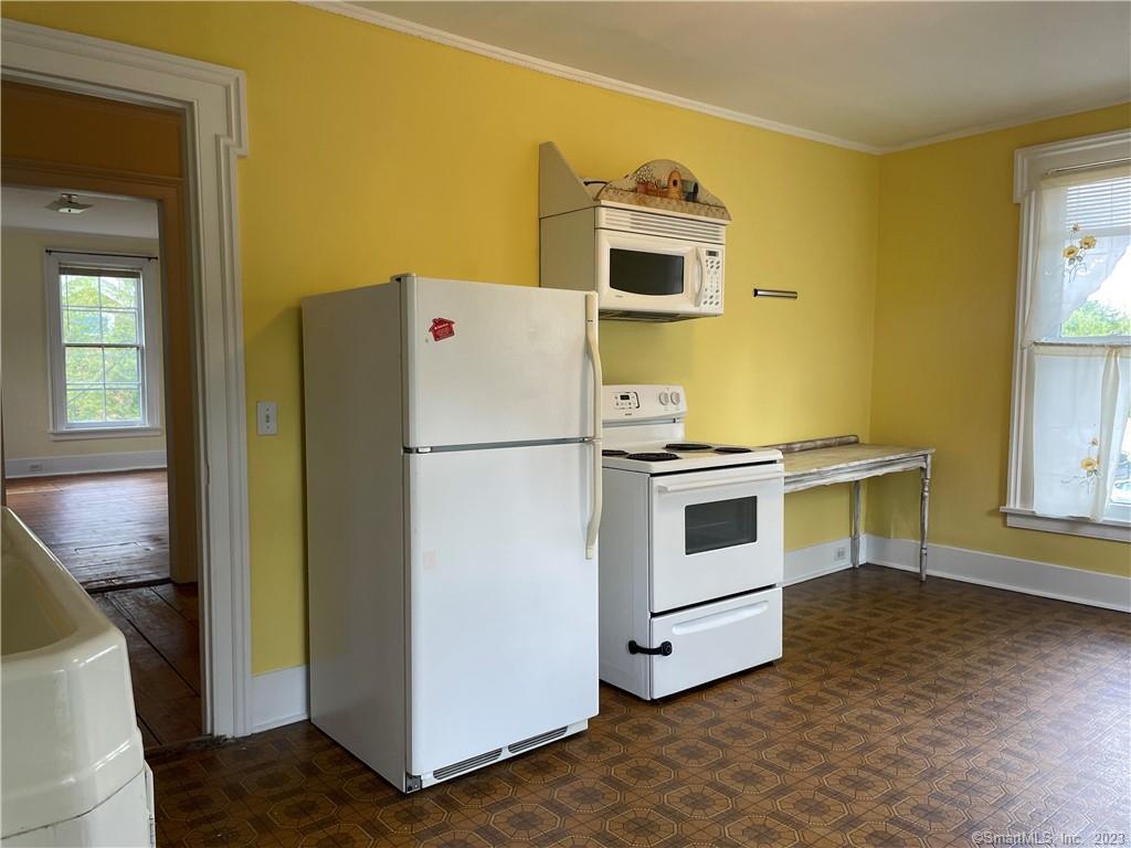 33 West Main Street Sharon CT 06069