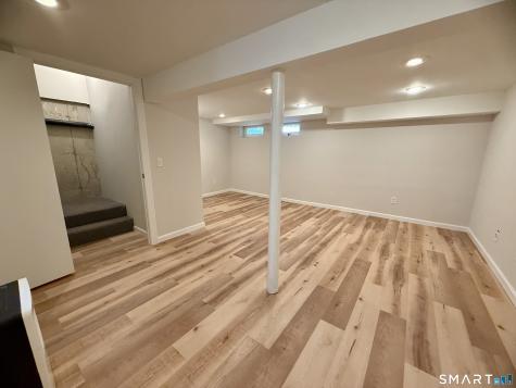 562 Oak Avenue Cheshire CT 06410