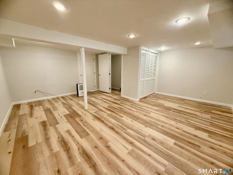 562 Oak Avenue Cheshire CT 06410